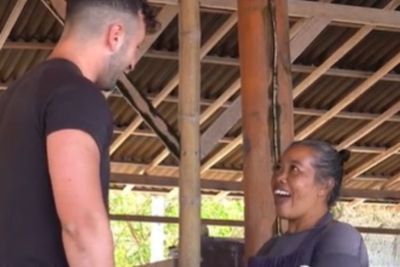 Momen Pedagang di Bali Ngobrol Pakai Bahasa Inggris dengan Turis Ini Bikin Insecure