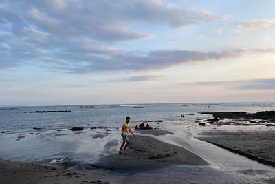 Mirip Tanah Lot, Pantai di Bali Ini Belum Banyak Diketahui Turis, Lokasinya di Sini!