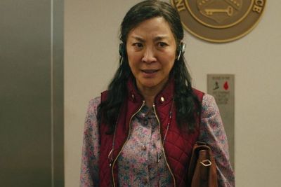 Michelle Yeoh Jadi Artis Asia Pertama Raih Gelar Kehormatan dari Institute Film Amerika