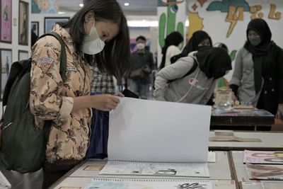 Keren! Kampus di Surabaya Gelar Pameran Branding Bertajuk Melebur Exhibiton