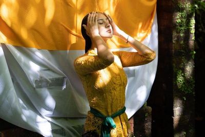 Anya Geraldine Dikira Pindah Agama Khidmat Ikut Tradisi Melukat di Bali Bareng Pacar