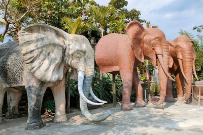 Patung di Tempat Wisata Ini Sudah Jalan-Jalan ke Luar Negeri