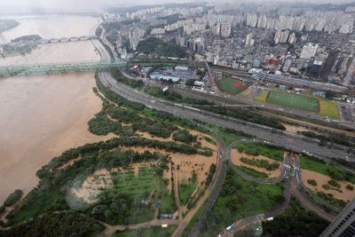 Sungai Han di Distrik Gangnam Rusak Akibat Banjir Bandang Korea Selatan