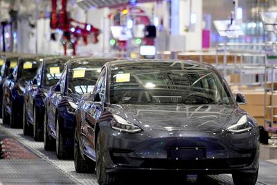Hasil Tes Teknologi Self-Driving, Tesla Tak Bisa Deteksi Boneka Anak-anak, Malah Ditabrak