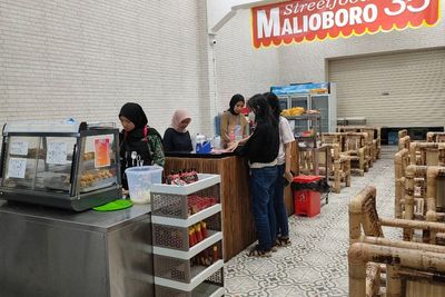 Enggak Selalu Bakpia, Kuliner di Jogja Ini Juga Patut Dicoba, Rasanya Nagih Banget!