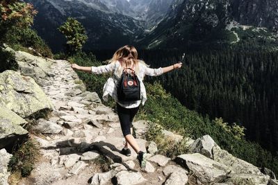 Pendaki Asal China Jatuh Terpleset saat Mendaki Gunung Rinjani, Berakhir Tak Bisa Jalan