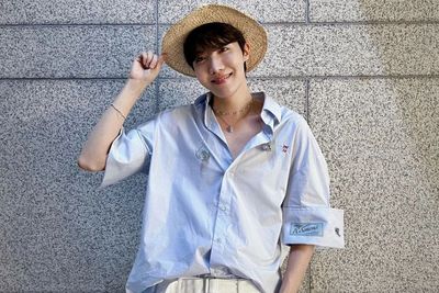 J-Hope Mengaku Dia Bisa Terus Bertumbuh Sebagai Bintang Jika Menjadi Artis Solo