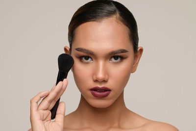 Kulit Sawo Matang Harus Pakai Tone Up yang Mana? Ini Cara Pilih yang Tidak Bikin Abu-Abu