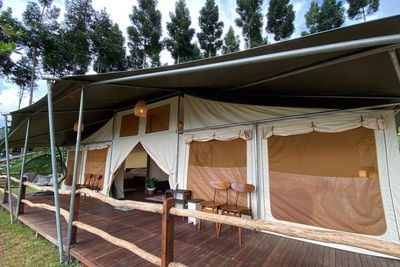 3 Tempat Glamping di Puncak Ini Pemandangannya Juara Banget!