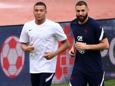 Kalau Bukan Benzema yang Menang Tahun Ini, Mbappe Gak Percaya Lagi Sama Ballon d Or