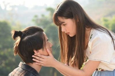Review Bad Romeo : Percintaan Anak Konglomerat dengan Penipu, Konfliknya Bikin Gregetan!
