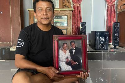 Kisah Sukses TKW Asal Ponorogo Bergaji Fantastis di Amerika, Keluarga: Dia Malaikat Kami!