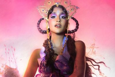 88Rising Beri Kejutan, Libatkan Raveena Aurora untuk Tampil di Head in The Cloud 2022