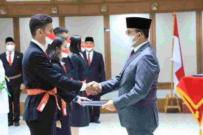 Kukuhkan Paskibraka DKI Jakarta, Anies: Kibar Tinggikan Merah Putih di Manapun Berada