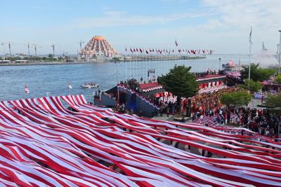 Keren! Pertama Kali dalam Sejarah, 5.005 Meter Bendera Merah Putih Selimuti Pantai Losari