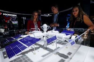 Cabut dari ISS, Rusia Pamerkan Model Stasiun Luar Angkasanya Sendiri Bernama ROSS
