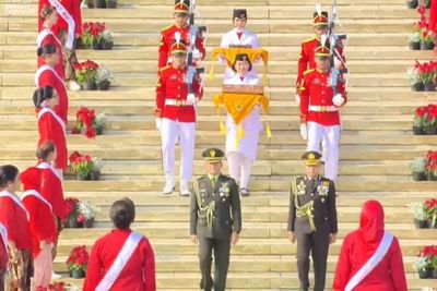 Duplikat Bendera Merah Putih dan Teks Proklamasi Dibawa ke Istana Negara