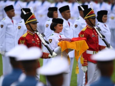 Merah Putih Dikibarkan di Istana Merdeka, Ini Profil Pembawa Baki hingga Pengibar Bendera