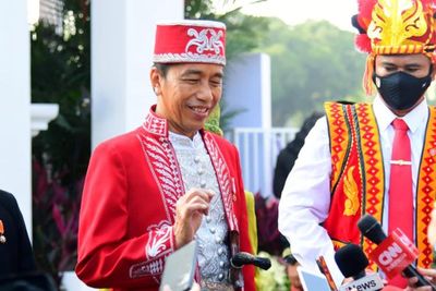 Upacara HUT ke-77 RI, Presiden Jokowi Kenakan Pakaian Adat Buton Sulawesi Tenggara