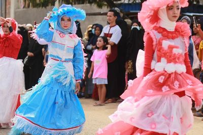 Gokil! Masih SMP Jago Bikin Gaun dari Plastik, Karyanya Dipamerin dalam Event Ini