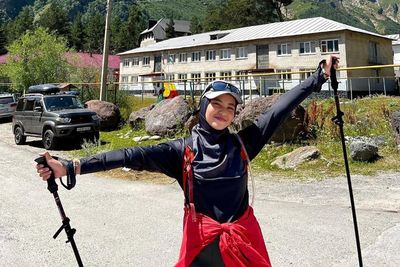 Perjuangan Khansa Kibarkan Bendera Merah Putih di Gunung Tertinggi Eropa Banjir Pujian