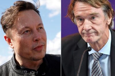 Elon Musk Cuma Bercanda Mau Beli MU, Kalau Miliarder Inggris Ini Serius Gak?