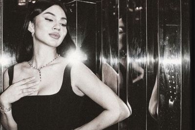 Potret Gaya Ariel Tatum Pamer Bibir Sensual, Netizen: Cantiknya Ngelunjak