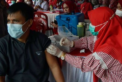 Penambahan COVID-19 di Indonesia Hari Ini: 5.163 Kasus Baru, Sembuh 5.028 Orang