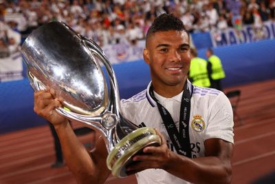 Rayu Gelandang Real Madrid Casemiro, MU Tawarkan Gaji Jumbo