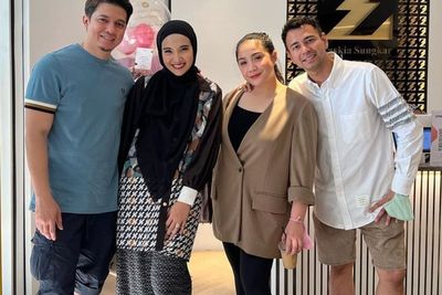 Raffi Ahmad Ngakak Irwansyah Mati Kutu Salting Ketemu Acha Septriasa, Curi-curi Pandang