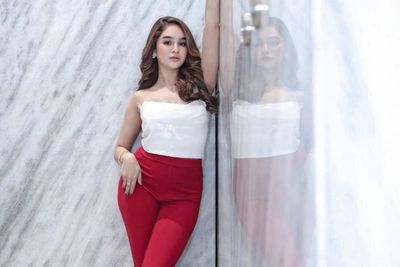OOTD Merah Putih Hana Hanifah Akui Ikut Lomba Lari dari Kenyataan Bikin Salfok