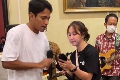 Ribka Duet Mesra dengan Chico Jelang Kejuaraan Dunia Bulu Tangkis 2022, Netizen Was-was