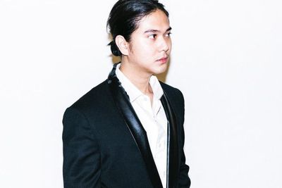 Iqbaal Ramadhan Tampil dengan Rambut Gondrong Bikin Pangling: Cowok tapi Kok Cantik