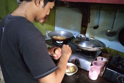 Gegara Nasi Telur Dadar, Warung Ini Selalu Ramai 24 Jam, Apa Istimewanya?