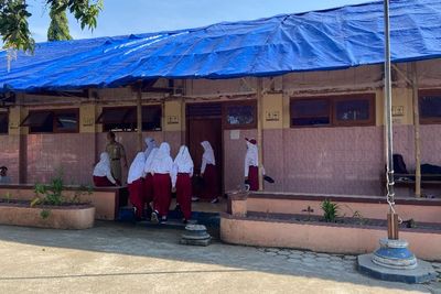 Merdeka 77 Tahun, Masih Ada Sekolah Pakai Terpal di Ponorogo, Kemana Dana Pendidikan?