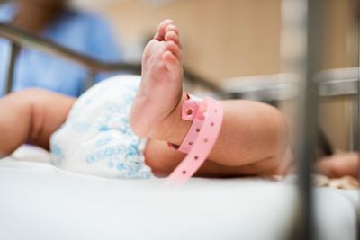 Heboh Wanita 70 Tahun Melahirkan Anak Pertama, Yuk Kenali Bahayanya bagi Ibu dan Bayi