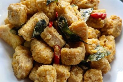 Resep Tahu Telur Asin ala Chef Devina Hermawan, Menu Ekonomis untuk Makan Siang Spesial!