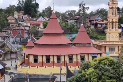 Masjid Pertama di Ranah Minang Wujudnya Seperti Kuil di Tibet, Wudunya Pakai Air Panas!