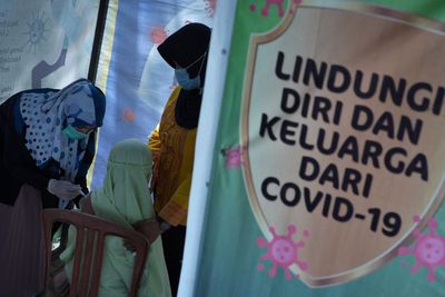 Menurun Dibanding Kemarin, Kasus COVID-19 RI Hari Ini Tambah 4.549 dan Sembuh 5.758 Orang