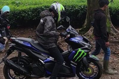 Viral! Ngaku Leasing, Motor Wanita Ini Dibegal Paksa Sekelompok Pria