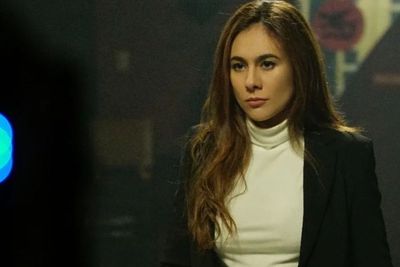 Wulan Guritno Pamer Gaya Kece Berpose Jadi Cewek Billiard, Disebut Mahmud Tercantik