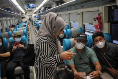 KAI akan Beli Kereta Baru Kelas Ekonomi usai Penumpang Protes Kursi Kereta Terlalu Tegak