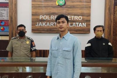 Tampar Sopir TransJakarta Ngaku Keluarga Polisi, Aktor Khafi Maheza Ditahan Jadi Tersangka