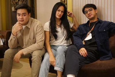 Potret Gaya Awet Muda Donna Harun Bareng Dua Anaknya bak Kakak dan Adik, Netizen Pangling