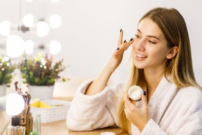 3 Rekomendasi Brand Skincare Lokal Murah Cocok untuk Pelajar