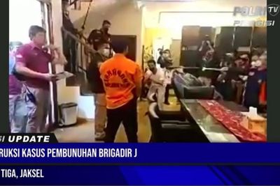 Momen Eksekusi, Brigadir J Menunduk bak Memohon ke Ferdy Sambo