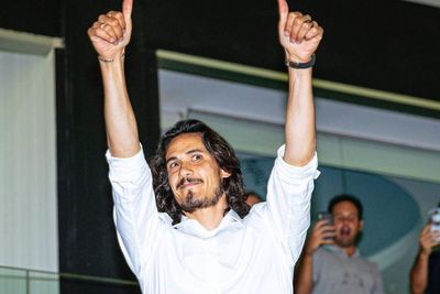 Resmi! Edinson Cavani Berlabuh ke Valencia