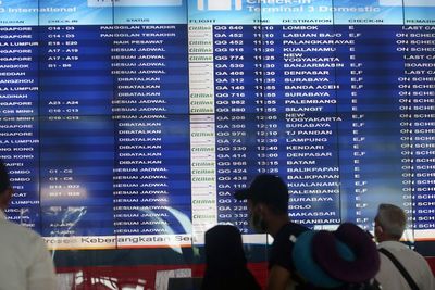 Syarat Terbaru Naik Pesawat, Penumpang yang Belum Vaksin Booster Tak Boleh Terbang