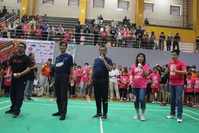 Seru! Alan Budikusuma dan Susi Susanti Coaching Clinic di Turnamen Badminton Anak 2022