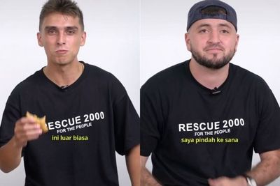 Bule Ini Nyobain Makan Jalangkote, Syok Parah dan Langsung Mau Pindah ke Makassar